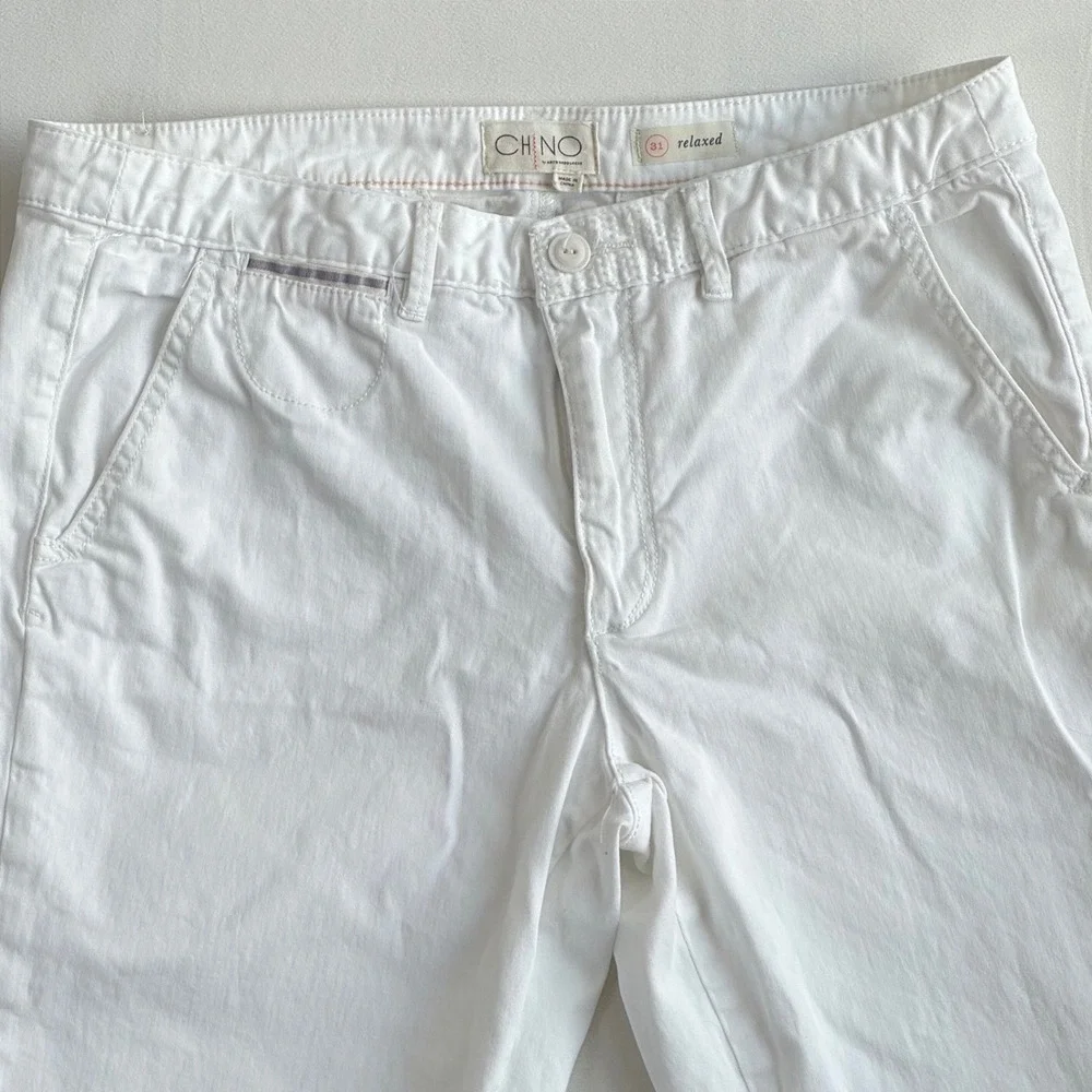 Anthropologie Chino Relaxed White Embroidered Floral Pants 99% cotton Size 31